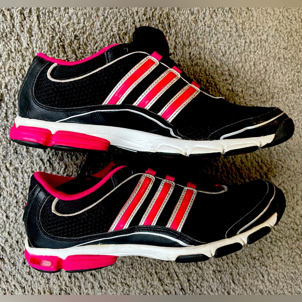 EUC-ADIDAS TORSION SYSTEM SHOES. Black, Magenta, Silver & White. Size 7.
